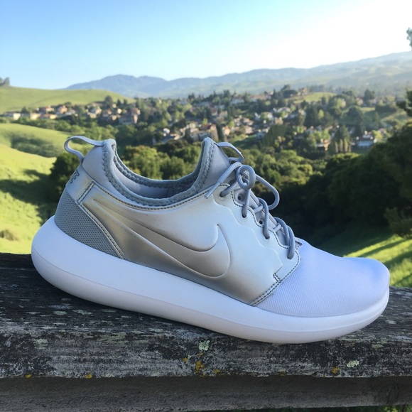 Nike Roshe Two 2 Rosherun Shoe Metallic Silver - Picture 4 of 7